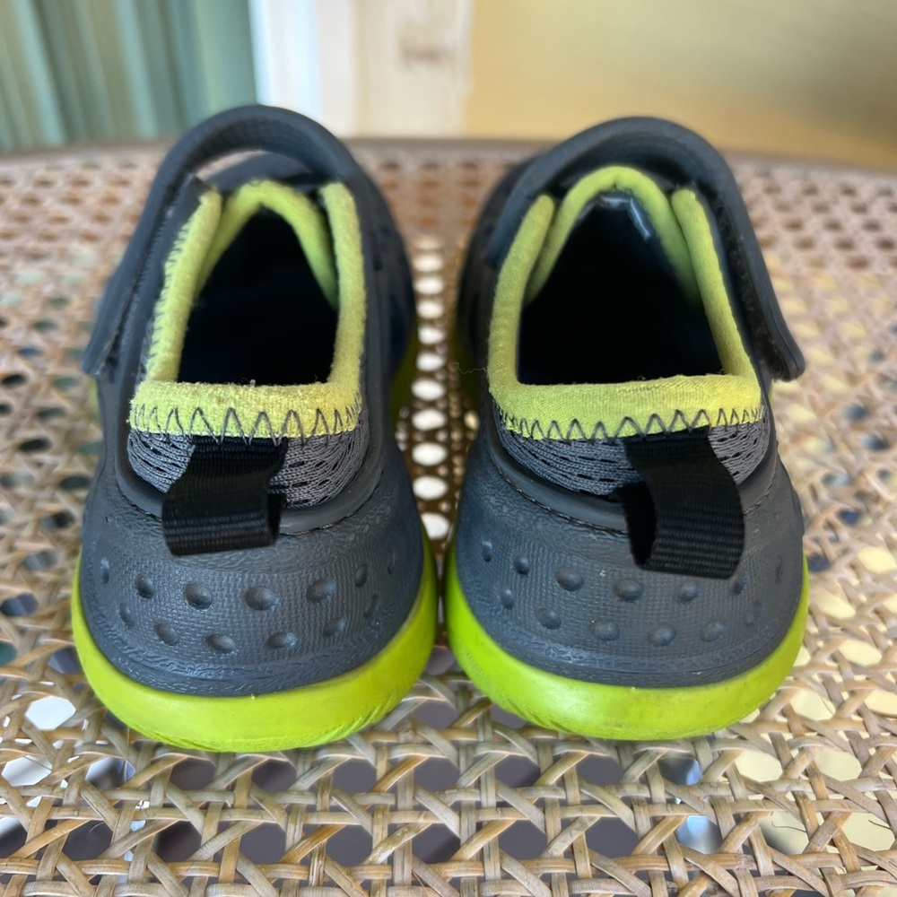 Crocs Swiftwater Play Shoes size 10 - Picture 3 of 7